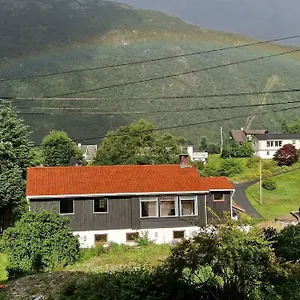 Cosy Ground Floor With Three Bedrooms Bergen