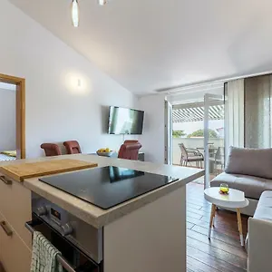 Lila Apartment
